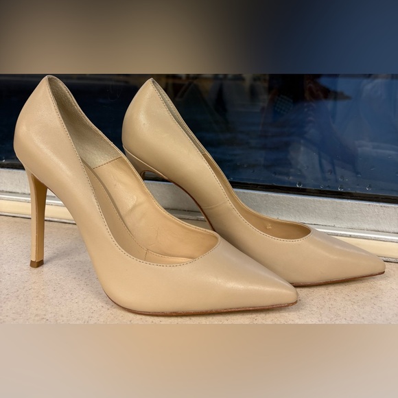 Charles David Caleesi Nude Natural Leather Stiletto Heels w Classic Pointed Toe - Picture 3 of 8
